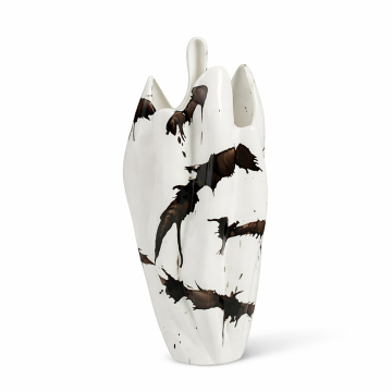 MONOCHROME VASE 1