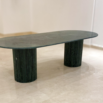 UNICA DINING TABLE