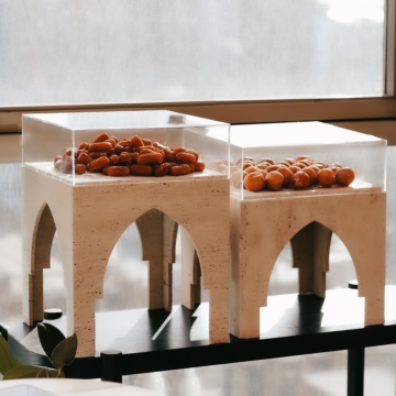 TRAVERTINE STAND